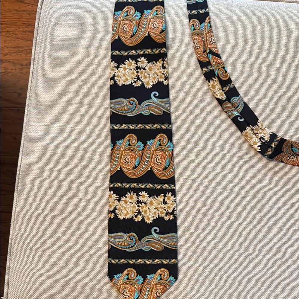 Black and Gold Paisley Silk Tie